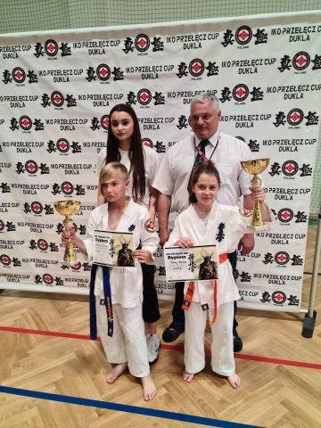 Karatecy z Tomaszowskiego Klubu Karate Kyokushin zwycięzcy na "IKO Przełęcz Cup"